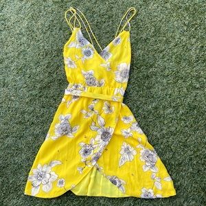 Alice and Oliva yellow dress! Size 0 perfect condition!
